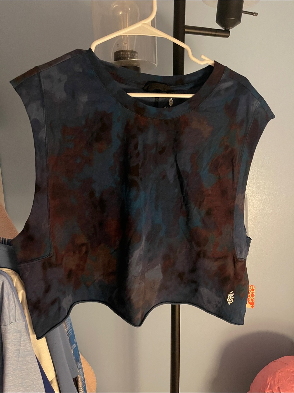 Tie-Dye Sleeveless Crop Top in Deep Navy